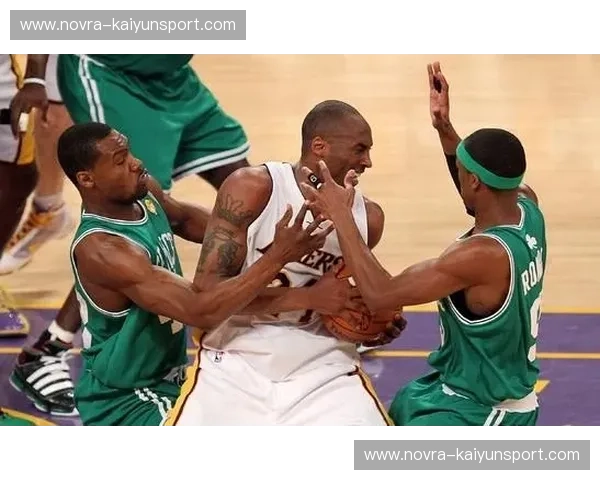 跨越半个世纪的紫绿生死劫：湖人VS凯尔特人，除了总冠军，他们还在争什么？